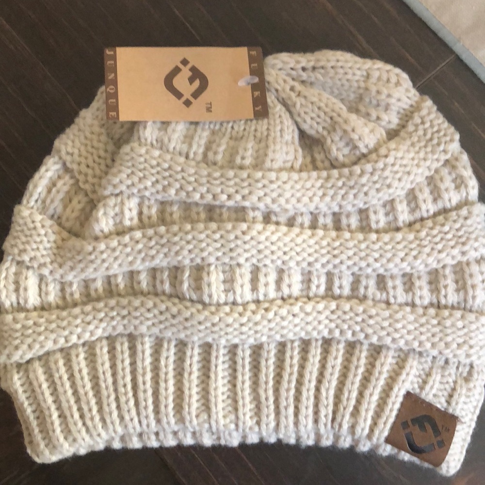 Funky Junque beanie BNWT